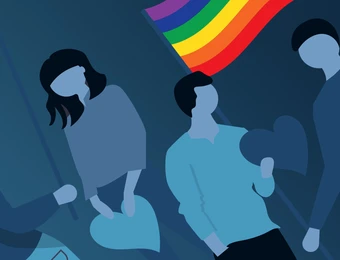 Mehrere dunkelblaue Silhouetten von Menschen stehen zusammen; zwei Regenbogenflaggen im oberen Bereich.