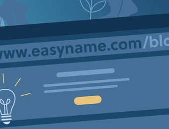 Bildschirm mit der URL www.easynname.com/blog, Textzeilen, gelber Knopf und Glühbirne; abstrakte Blätter im Hintergrund.