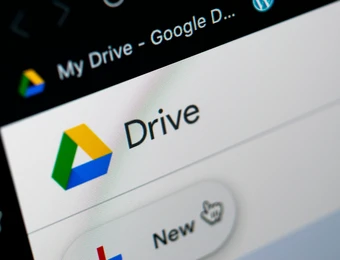 Screenshot der Google Drive-Oberfläche mit Drive-Logo, Schriftzug Drive und einem New-Button.