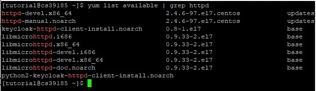 Schwarzes Terminal: Befehl 'yum list available | grep httpd' zeigt Pakete wie httpd-devel.x86_64 und httpd-manual.noarch.