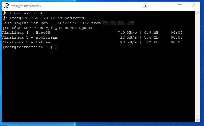 Schwarzes Terminalfenster mit weißem Text in Windows-Umgebung; Befehle wie yum check-update und Paketliste sichtbar.