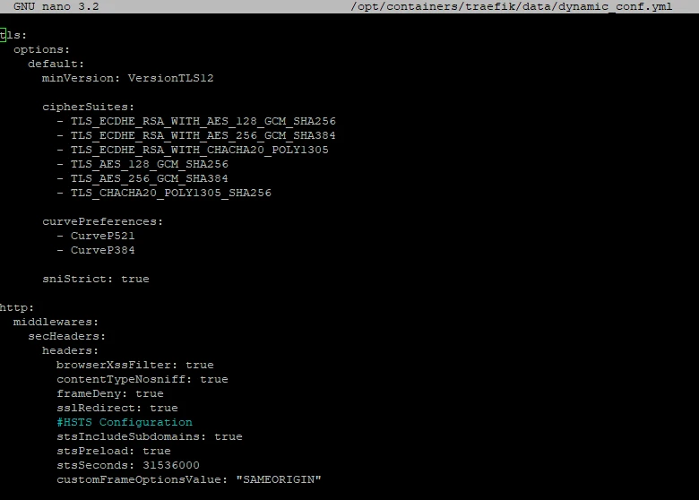 Terminalfenster mit GNU Nano 3.2, offen eine YAML-Konfigurationsdatei mit TLS-Optionen und HTTP-Header-Einstellungen.