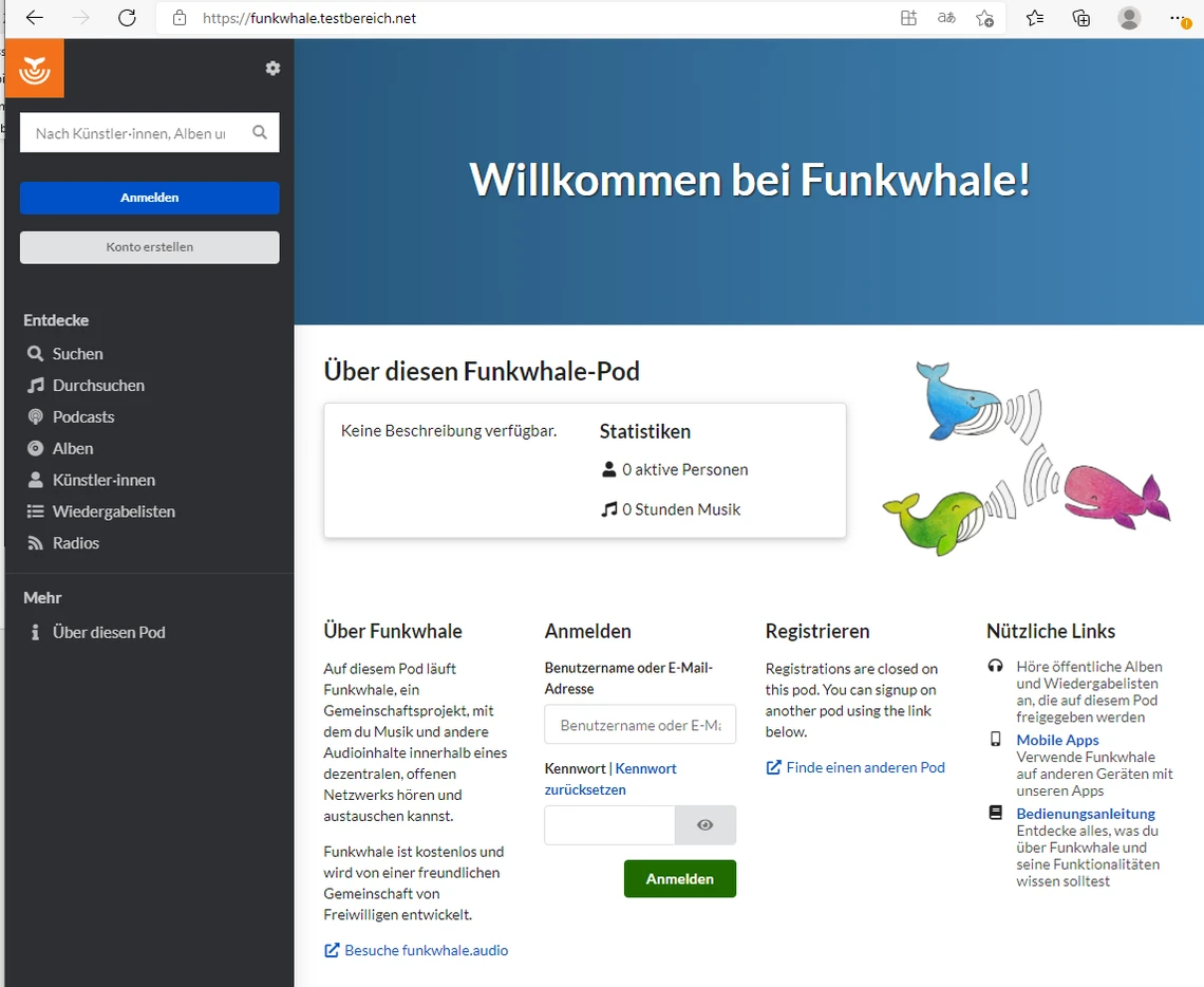 Screenshot einer Webseite: linke dunkle Navigation, blauer Kopfbereich 'Willkommen bei Funkwhale!', rechts bunte Fische.