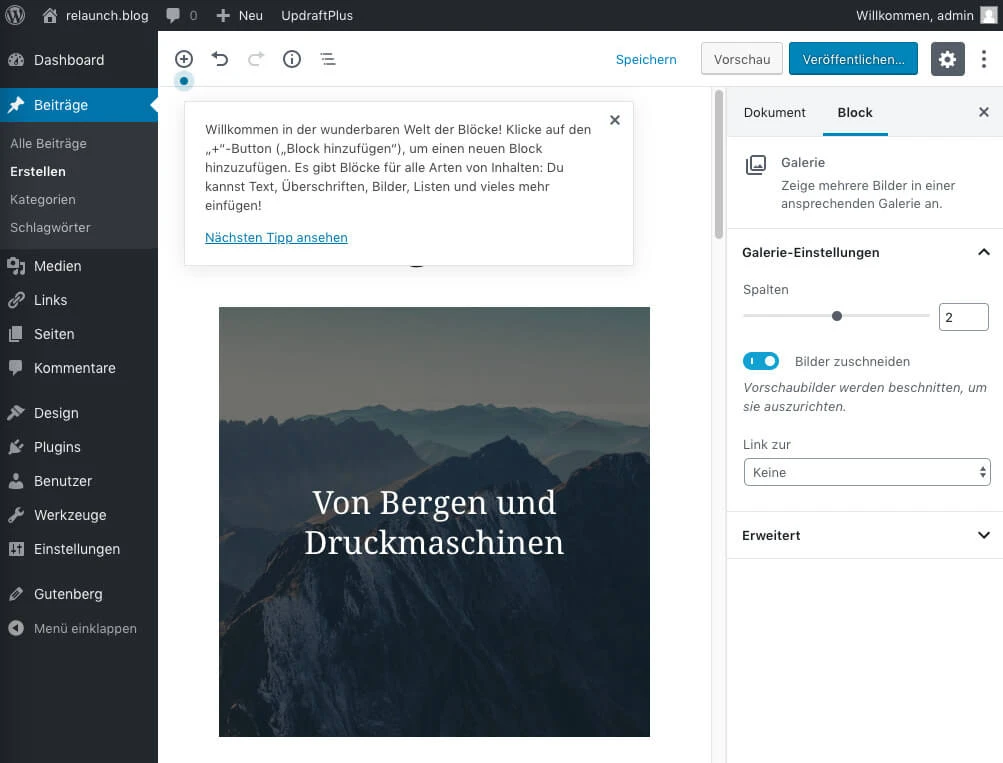Bergpanorama bei Dämmerung mit dunkler Bergkette; zentral weißer Text Von Bergen und Druckmaschinen.
