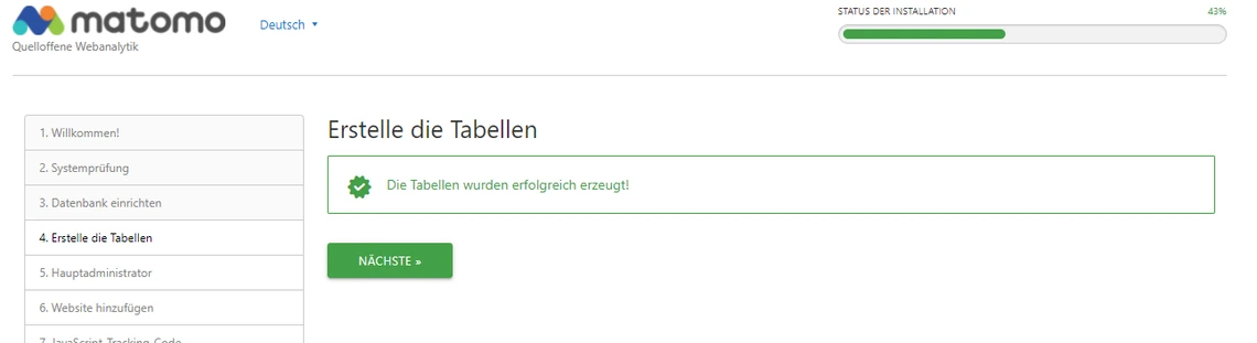Matomo-Oberfläche: linke Seitenleiste, Hauptbereich mit Erstelle die Tabellen; grüne Bestätigung.