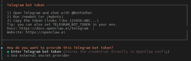 Screenshot eines dunklen Terminals mit orangeem 'Telegram bot token'-Titel, nummerierten Anweisungen und grünen Optionen.