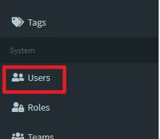 Seitliche Menüleiste mit dem Eintrag 'Users', zwei Personen-Icons, rote Umrandung.