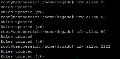 Terminalfenster mit Root-Prompt; Befehle: ufw allow 25, 53, 80, 2222; Meldung: Rules updated.