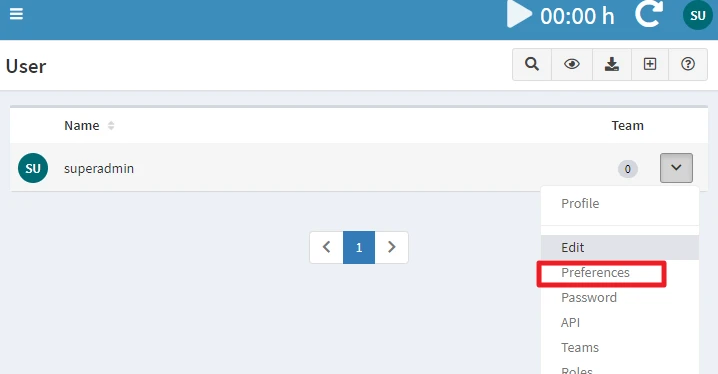 Web-App-Screenshot: Benutzerliste mit SU-Avatar 'superadmin'; Dropdown hebt 'Preferences' hervor, daneben Profil, Edit, Password.