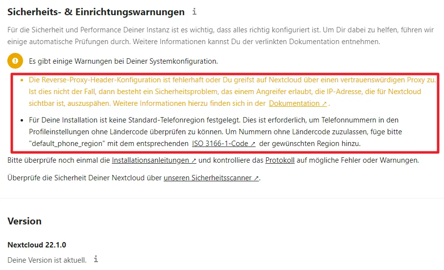 Screenshot einer Admin-Seite mit Sicherheits- und Einrichtungswarnungen; roter Rahmen um eine Meldung.
