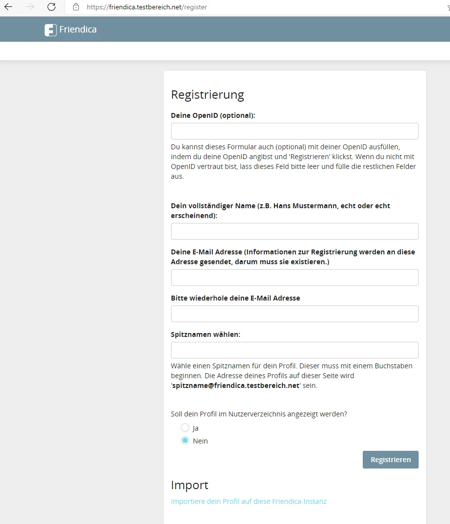 Registrierungsseite von Friendica mit Feldern für OpenID (optional), Name, E-Mail, E-Mail-Wiederholung, Spitzname und Registrieren-Button.