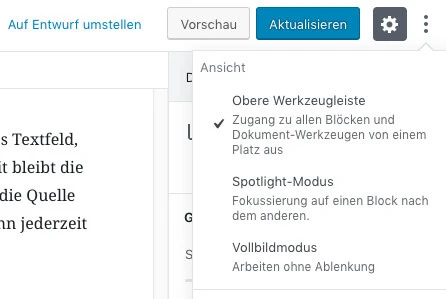 Screenshot einer UI mit oberer Werkzeugleiste, Buttons Vorschau und Aktualisieren, Zahnradsymbol; Textbereich links.