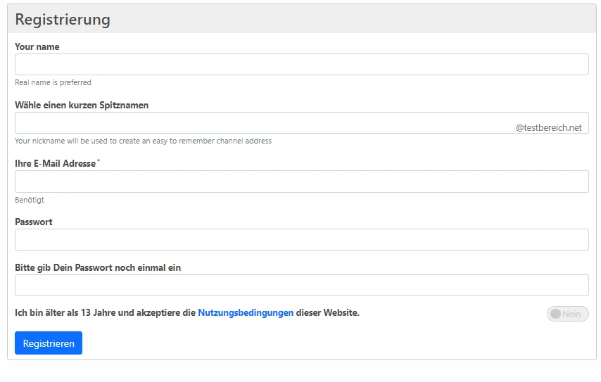 Registrierungsformular mit Feldern für Name, Spitzname, E-Mail, Passwortbestätigung und blauem Registrieren-Button.