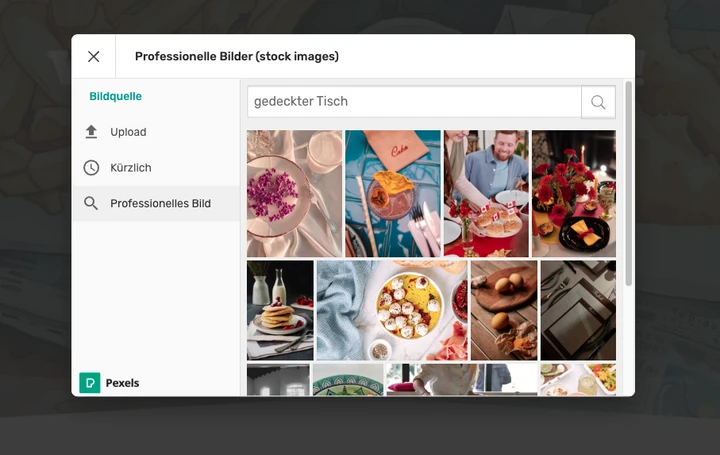 Screenshot eines Stockbild-Browsers mit Suchleiste 'gedeckter Tisch' und gitterartiger Collage aus Speisen.