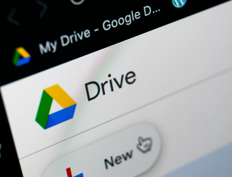 Screenshot der Google Drive-Oberfläche mit Drive-Logo, Schriftzug Drive und einem New-Button.